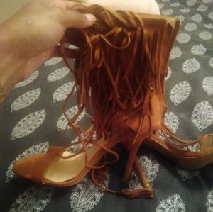 Brown stringy heels